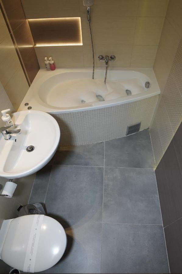 Cracovia Apartments Екстериор снимка